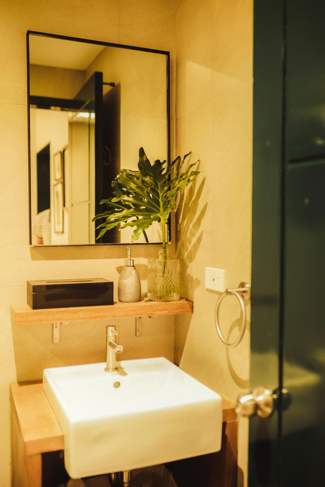 The Bourke Hotel Davao City Εξωτερικό φωτογραφία