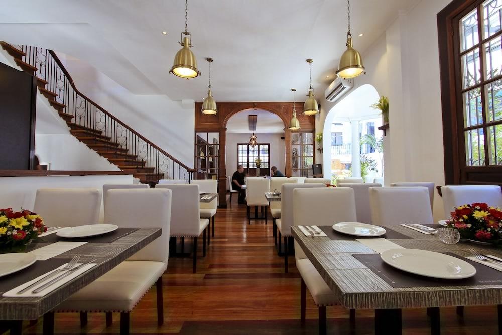 The Bourke Hotel Davao City Εξωτερικό φωτογραφία